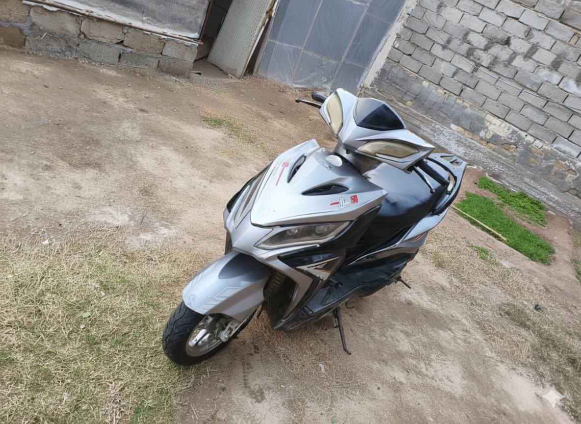 السلام عليكم دراجه جامبو موديل 2023 مكينه ما مفتوحه شغاله سلف وهندر وكهربائيات دراجه بلاديه سعره 270 وبيها مجال مستعجل على البيع مكاني طويريج رقم الهاتف ***********
