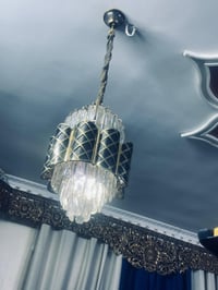 ثريات كرستال عدد 2سقف ثگال كلش حلوات وانارتهم حلوة بيهه 3 الوان   بارك...