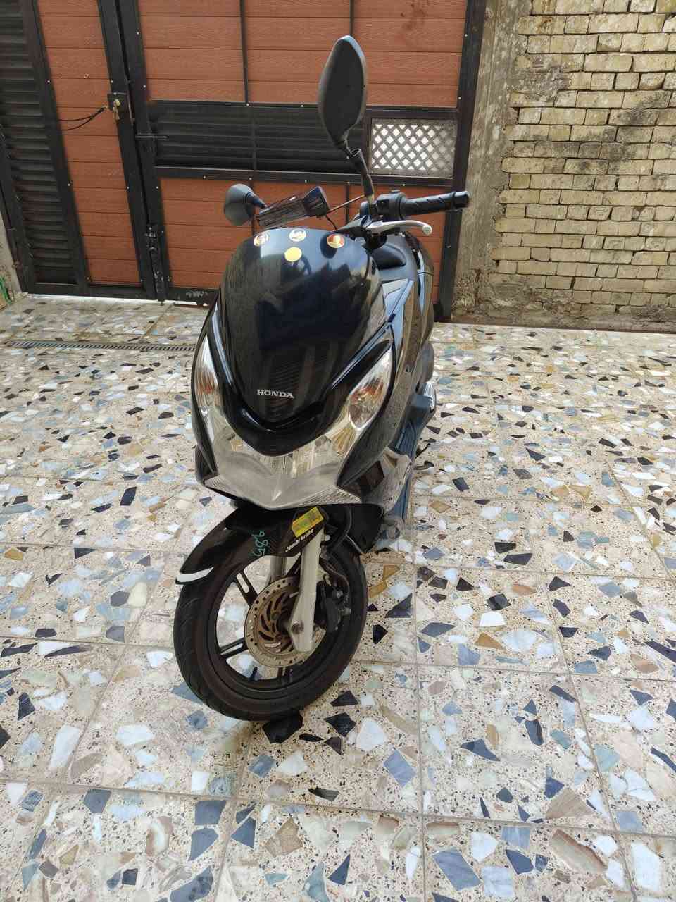 السلام عليكم 

جيل اول كفاله عامه ماشيه 20 الف جديده 
ماطالع بيهة هواي ولا متعوبه شلعه او معدل 
السعر 2مليونين او 150 البياع شراي لا يتصل ويتعب روحه فقط جناي الهاتف.      ***********
