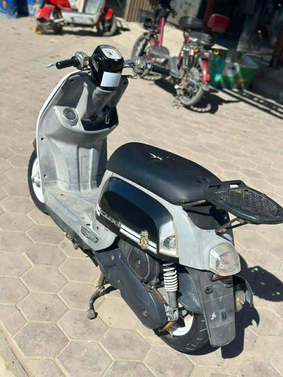 سلام عليكم شباب ماكس بوليس نوزل  بلادية مكينة برغي ما مفتوح بيها نكرة سلف كهربائيات كلها شغالة مابيها كل نقص مكاني بغداد المحموية شراي سعر 700  ‪***********‬‏
