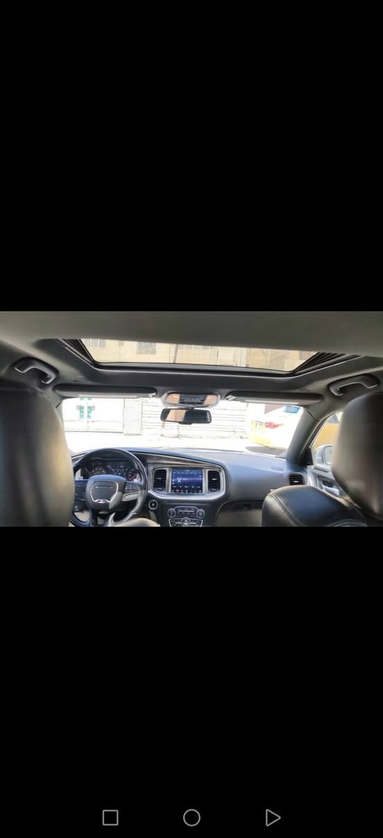 دوج جارجر دايتونا . DAYTON.
الموديل : 2022
المحرك : HEMI . V8 5700
الرقم : بغداد الجديد 
عليها تخم تاير جديد
ماشية 33 ميل
بيها صبغ جاملغ الخلفي و باب مبدل ومصبوغ وصبغ ع كد رصعه بالتكمه مبينه بالصوره مال حادث ايرباك فقط البرده جهة السكن والكشن السكن صور الحادث كدامكم بيها طخات من حادث امريكا مصلحه ع بارد وتكحيل بجم كبس طخه مابي 

المواصفات : 
رادار جانبي 
فتحة سقف ( سلايد )
تشغيل عن بعد
شوتة رياضية
مقاعد خزن وضعيات (ميموري)
LED لايت . منضومه زينون 
كاميرا خلفية
حساسات . 
ويل قياس 20 أنج . 
سستم صوت ALPINE . . 
مقاعد حضن جلد وكنتارا كهربائية . 
المقاعد الأمامية تبريد وتدفئة .
المقاعد الخلفية تدفئة . 
شاشة كبيرة قياس 8.4 أنج . GPS .
ستيرن كهربائي . 
تدفئة ستيرن . 
جناح خلفي ، 
مرآة معتمة للضوء 
وضعيات قياده
مرآة قلابة مع الR وباقي مواصفات الدايتونا معروفه
للاستفسار ***********
مكانها بغداد الجديده
