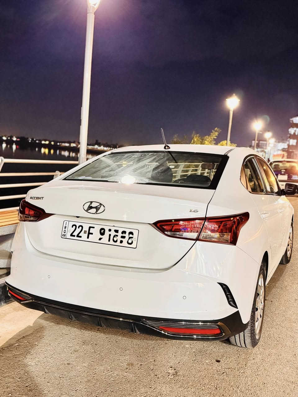 هيونداي اكسنت 2022 فئة SE وارد خليجي 
السيارة نظيفة كلش و ماشية قليل و حلوة 
فقط بيها رصعات خفيفة بالتكمة و الباب مال سايق 
السعر : 140
 رقم الهاتف : ***********
العنوان : بغداد / الكاظمية
