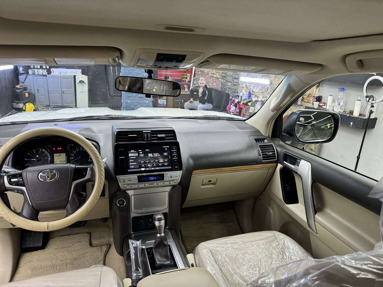 السلام عليكم 
للبيع فقط وكال ساز🟥
تويوتا برادو 2020 
ماشيه67 الف حقيقي
رقم بغداد  5 ارقام 
سنويه وهزه ورقم جديد‎
فئهT-X-S
ثلاجه وسطيه
مانع ترحلقً
تحكم استيرن
حساس تاير
جام اوتو
دخول ذكي 
كامره خلفي حساسً  
مري شفط
شاحن واير لس
ثلاجه وسطيه

فور ويل4*4
تشغيل عن بعد
دبل سويجً
تخم تاير دنلوب جديد
باتري جديد
زراك لايت
كروس سرعه
فتحه سقف
نظام ايكو مال بانزين
تبريد منفصل
لايت دبل عدسه زنون بلادي
دبل تانكي
شاشه اندرويدً ابل كار اصل مال vx
سبير تعليك
كشنات جلد كهرباء
تبريد 3 قطع دبل
مكينه4000 
نظافه السياره 100‎%‎
السياره جاهزه من كل النواحي
العنوان بغداد 
للاتصال 
***********
السعر اتصل وتدلل
