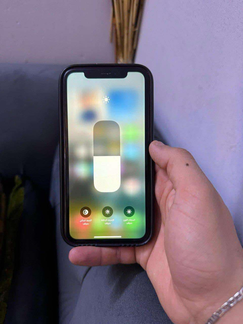 Xr اكس ار
على وضع الشركة وتر فيس ايدي شغال 
بطارية ٧٩ شحنة يخبل ذاكرة ١٢٨
رايدة مراوس بأيفون فقط ١٣ او ايفون دبل خط 
بغداد


**إذا كنت صاحب هذا الإعلان وتريد حذفه لأي سبب، رجاءا أرسل رسالة إلى الدعم الفني**
