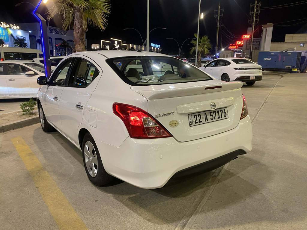 نیسان سەنی لاکشمیبای 2018 مواسەفات دەبڵ گێچ یەدە نیکل دوو سویچ سیستەمی غازی 65لیتری مارکەی بۆ بەستراوە سەیارەکە زۆر خاوێنە هیچ مەسروفێکی تێدا نیە ئەوەندەی کە لە وێنەکەدا دیارە هەر ئەوەندەی سبوغە بێ ژۆرێیە نرخیشی 99 وەرەقە و مەجال ژ.م *********** أربيل, العراق
