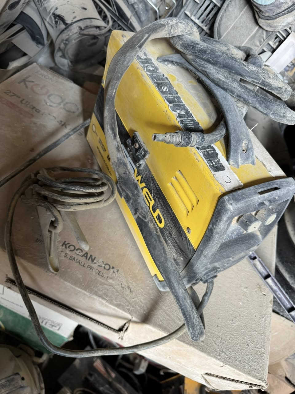 هاي صور حوالي ٢٠ قطعه مكاين لحيم باله ماركات للبيع شلع 
مكاني بغداد رقم ***********
