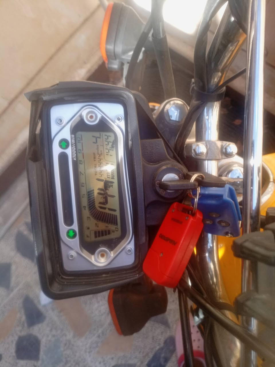 ماطور بيع 500بلادي وراق كامل 8وراق يعني تروح ترقم سلمنيا رقم***********
