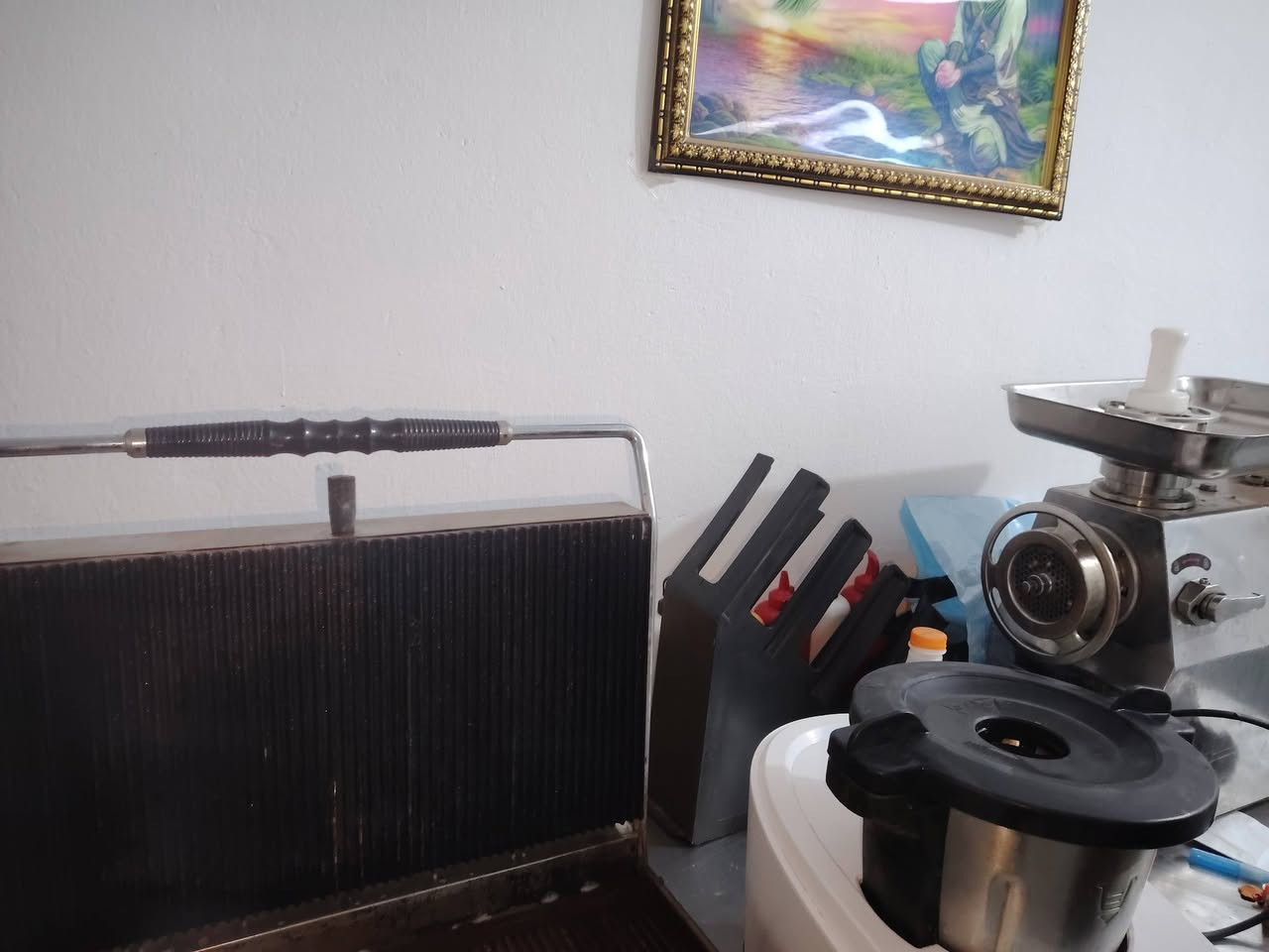 كابسه صاج +خلاط صلصات البيع تصل رقم ***********
