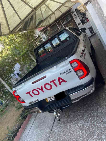 سلام عليكم للبيع تويوتا هايلوكس فور ويل 2024 بانزين كير اوتماتيك رقم اربيل بسمي ماشي 35 الف مكفولة كفالة عامة السيارة فول عدة البصمة شاشة كامرة مثبت سرعة تحكم جهتين لد امامي خلفي عنوان بغداد السعر 338$ وبيها مجال بسيط *********** بغداد
