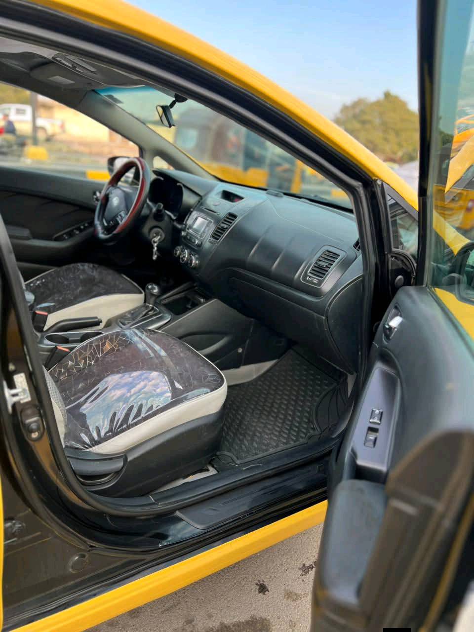 السلام عليكم كيا فورتي موديل 2016السياره أمريكيه حادث السياره جاملغ الامامي اليمن وباب وصور الحادث مرفقه بدون دواخل  بدون السعررر(١١٠) ***********السياره ما مشتغله تكسي اشاير بل مري تخم تاير جدد محرك١٨٠٠ دوش  كير ومحرك مكفولات تبريد وتدفئة شغالات تبريد ثلج ودسمه عامه  رقم الانگليزي بأسمي مشروع وطني ثاني يوم تحويل هزه جديده الشراي يتصل مكان سياره بغداد((صور الحادث مرفقه بالمنشور))