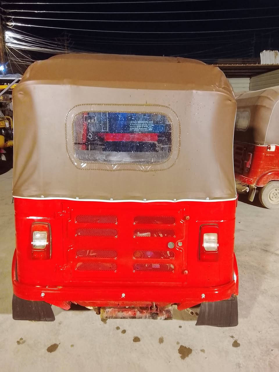 السلام عليكم تكتك للبيع موديل 18 شهر 3 
التكتك اوراق المصطفى كاملة مصبوغة صبق عام 
التكتك خير من الله السعر 4300 وبيهة مجال حك الجية
رقمي   ***********
