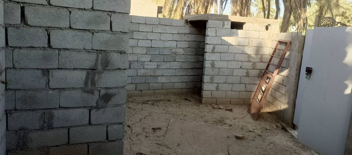 السلام عليكم
بيت هيكل للبيع مساحه (195)م قرار 117 الموقع المدائن سلمان باك مدخل قرية محمد الوسمي يحتوي الهيكل على غرفتين نوم مطبخ استقبال صاله صحيات خارجيه داخليه
كامل خدمات بيع مستعجل السعر (39) وبي مجال للاستفسار اكثر الاتصال بالرقم (***********)

