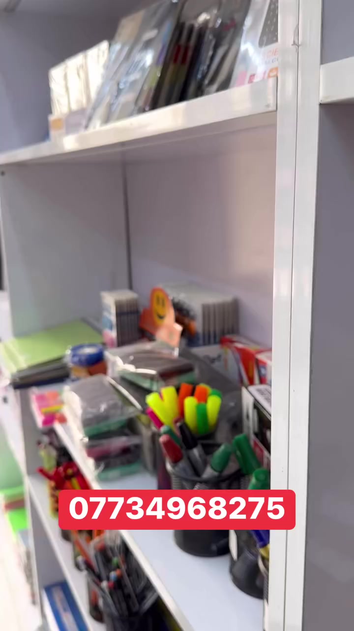 السلام عليكم مكتبة للبيع داخل السيديه شارع المدارس مقابل مدرسة الهدى جاهزة ماناقصه شي من عارضات رقطعه ضوىيه مرتبه كلش ولوكو مصروف عليه 

للتواصل والاستفسار 
***********
