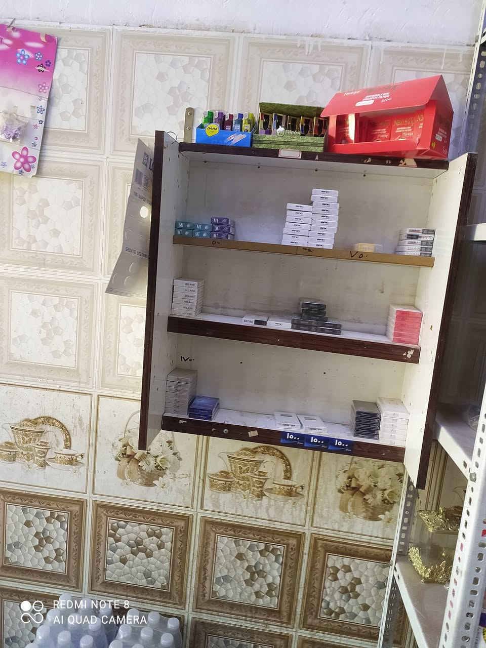 سوبر ماركت كامل رفوف مع عارضات مع بضاعه كامله للبيع
الاستفسار الاتصال على الرقم ***********

