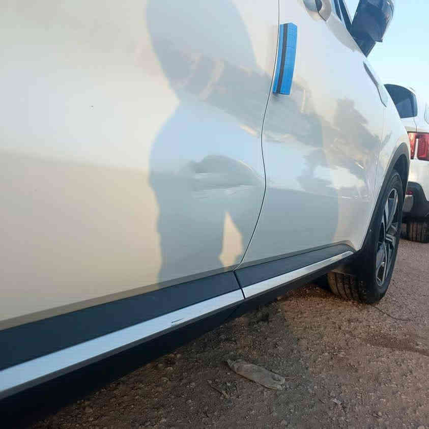 السلام عليكم ورحمة الله وبركاته سيارة موديل ٢٣ فول ما عدا  الفتحة كشنات جلد كير ماوس كشن كهرباء جلد فول مواصفات من عدا الفتحة للتواصل *********** السعر ٢٩٠ وبيها مجال
