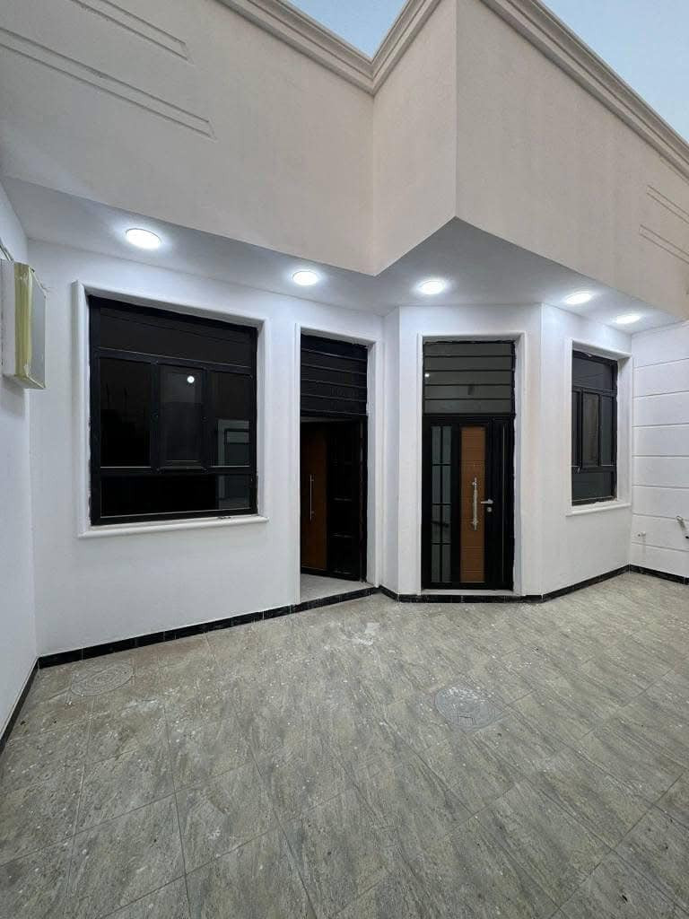 الدار للبيع 
زراعي سند ٢٥ مشمول بالتطويب 
يقع التقية الثالثة خلف مدرسة البشير مباشر خدمات كاملة 
بناء حديث درجة اولى غير مسكون 
المساحة ١٥٠متر 
طابق واحد غرفتين وصالة وبراني ومطبخ وممرات ٢وحمام داخلي وحمام خارجي وكراج خارجي 
للاتصال  واتساب ***********
