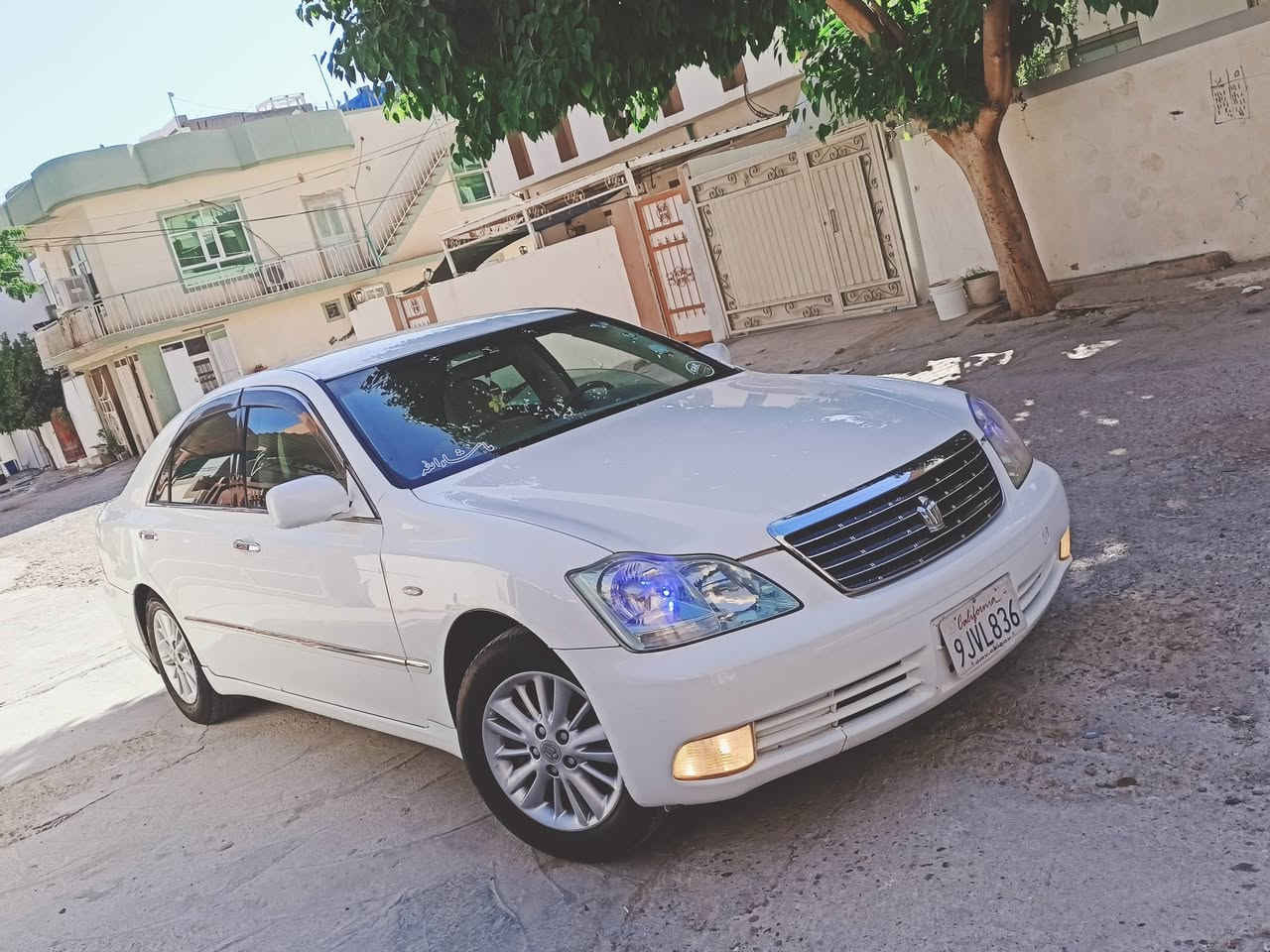 برايان سلام عليكم شاهينة موس موديل 2005 گيرو مةكينة بچوك ئالتونى بازار ناو زةرد بي دوكةل كؤد كراو  3 پارچة ئةوروپا 59 گةلاو مةجاليكى برايانة  لةكةلارم ئادمينى دل ***********
