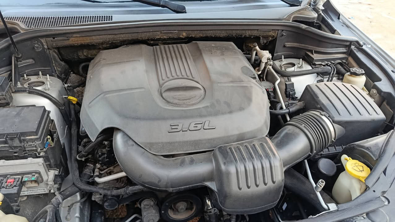 السلام عليكم جيب لاريدو موديل 2011 رقم سليمانيه مكفوله بدون حادث بدون صبغ بدون تبديل كله شركه السعر 175 //***********
