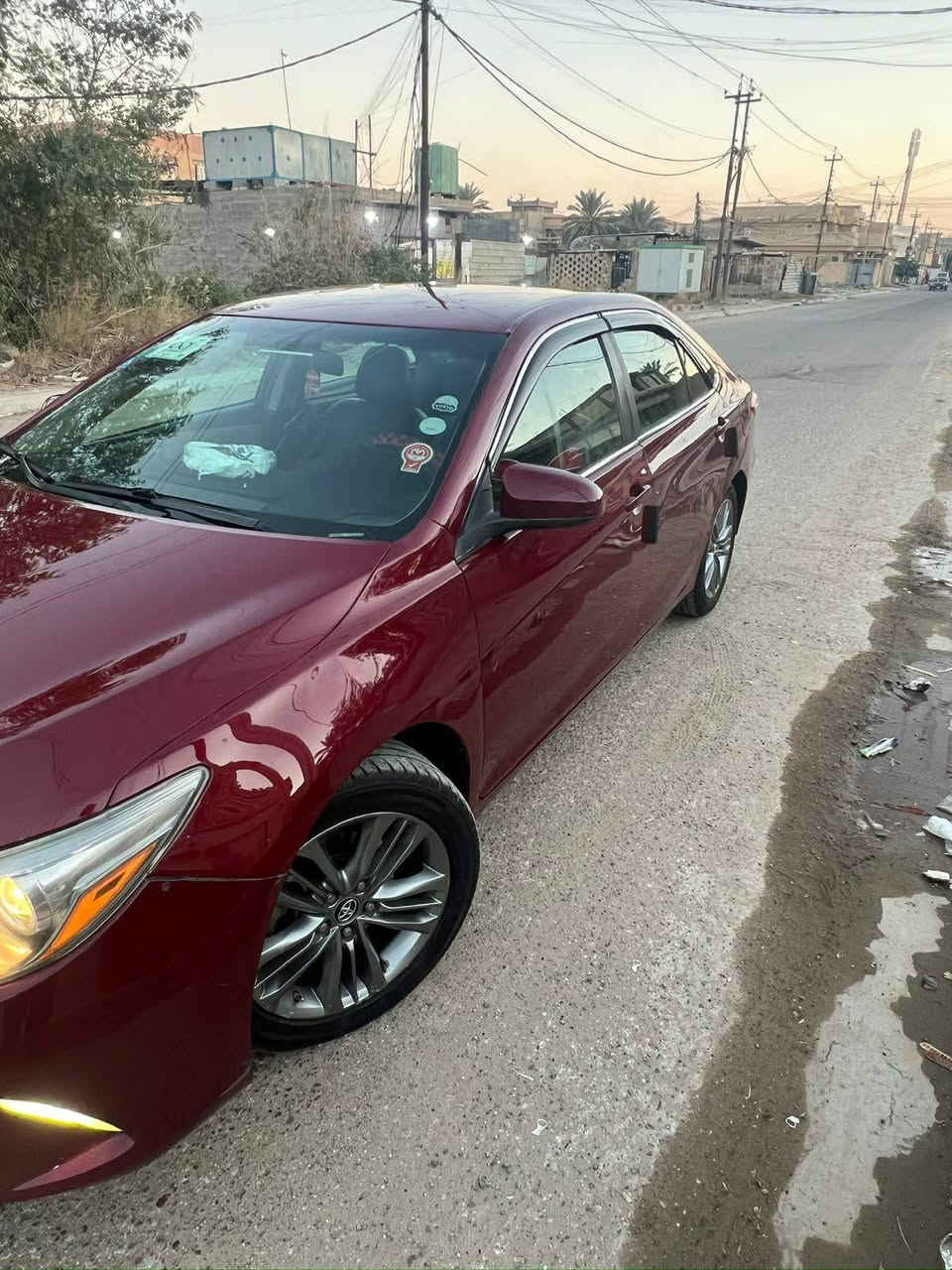 كامري ٢٠١٧ se امريكي
رقم بغداد جديد سنويه لل٢٨ 
حادثه جاملغ عكس السايق ولبنيد صورة الحادث موجوده مصبوغه عام بأمريكا وبل عراق واكع تيل عل تكمه فوك الصدر 
كير ومكينه وصدر بشرط
تحكم جهتين كشن جلد كهرباء كامره 
تبريد تدفئه 
شفتات ستيرن كروز سرعه السعر  ب ١٣٠ وبيها مجال 
***********
عنوانها فلوجه
