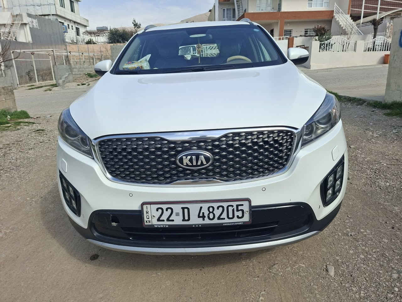 السلام عليكم سورينتو موديل 2018خليجي suv بدون صبغ السيارة فول ما عدا البانوراما ماشية 170.000 رقم اربيل سيارة مال جناي اي نقص ما بي بيها ضرر بسيط موضوح بل الصورة من  يم الراكب المكان السليمانية***********
