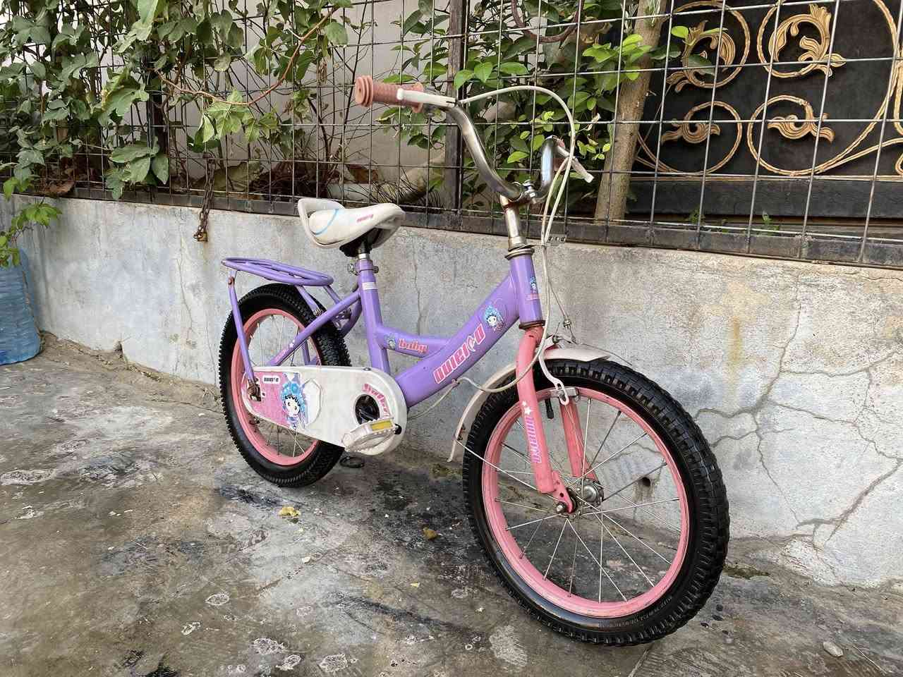 ئەم پاسکیلە بۆ فرۆشتن زۆر زۆر تازەو جوانە هیچ عەیبێکی تیا نییە وەک لۆک وایە قیاسی ۱٦ ییە ئیستۆپی مەزبوتە تایەی تازەیە هەموو گیانی بەشەرت 
سلێمانی بەکرەجۆ
*********** ***********
