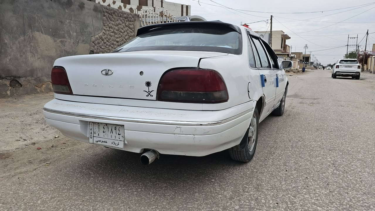 السلام عليكم شباب برنس للبيع موديل 96 باسمي مكينه وكير مكفولات السياره حلوه ونضيفه اجمل من الي بالصوره وصبغها جديد السياره عارضها 37 وبيها مجال بسيط حك الجيه الاستفسار ع الرقم***********
