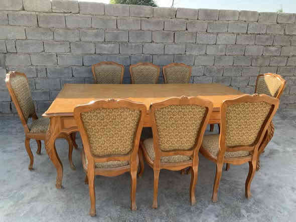 السلام عليكم ورحمة الله وبركاته عندي ميز طعام خشب بورمي ٨ كراسي وبدون أي ضرر   *********** /***********
