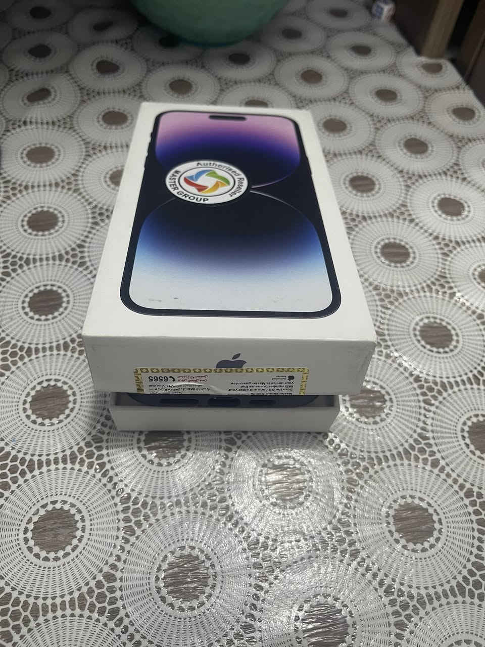 السلام عليكم ايفون 14 برو ماكس بنفسجي كلش نظيف بطارية 88 ظمان ماستر يعني شرق اوسط مو امريكي بلكارتونة *********** ابو عبدالله
