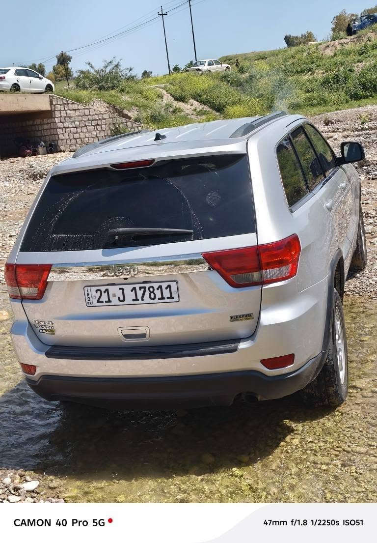 سڵاوی خوا لە هەمو لایەک 
جێب لاریدو 2012 
v6 پستنە 

فۆڕ ویلە دەبڵ اکسلە بەشەرت
هەتا بڵێی پاکو جوانە 
شاشە ئایپات و کامیرەی بۆ داندراوە 
گێڕو مەکینە بەشەرت 
کارەبایتی هەموی بەشەرت 
مواسەفاتی ئاساییە 
کوشنی سایەق کارەبای و تحکوماتی ستیرن و گێر عادی بەشەرت
تەنها قەباغی سەرەوەی کراوەتە بەشەرت 
دوو دەرگای سەکن و نیو چەملغ سەکن کلیری امریکایە 
و چەن جێیەک ساردی هەیە 
تەبریدو تەقەو ڕەقەی هەموی بەشەرت
سەنەوی هەتا 2030 تازەیە تحویلو وکالەو غرامە بەشەرت 
سعر 147 مەجالیکی کەم  ڕەقەم تلفون 
شوین کرکوک
0⑦⑦①③⑨⑨0⑦0⑦ 
*********** دكوك, كركوك
