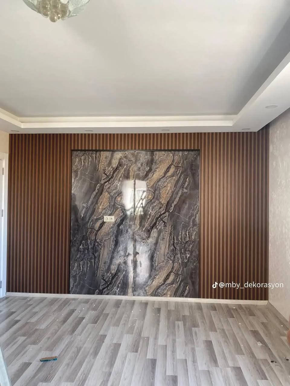 السلام عليكم 
عمل باسعار مناسبة جداً 
صبغ بيوت 
 سقوف ثانويه 
تغليف جدار 
واجهات فلين
اسعار مناسبة 
واذا ماعندك ناخذ الحساب على دفعتين 
*********** موجود واتساب والف هلا
