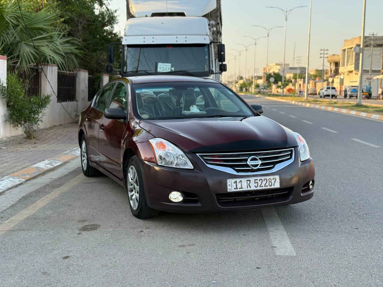 السلام عليكم 
نيسان التيما ٢٠١١ وارد امريكي ضررها باب  الخلف السكن فقط ومرشوشه عام اثر جراد وشخوك شرط الفحص  بجم وخلف كبس السياره ما شاء الله تخبل عليها ادامه كامله جديد ودهن كير مبدل جديد وضايفلها براد كير خارجي يعني انساها صدر كامل امامي خلفي جديد سياره مال جناي ومتعوب عليها تبريد وتبريد شرط امشي ١٩٠ ويا مواصفاتها معروضه بصمه ابواب وتشغيل  سنويه لحد ٢٠٣١ باسمي هزه جديد يعني يحتاجلك بس تحويل لايتات امامي وبلاجكتورات جديد اصلي تايوان شاشه والدكتات مال تبريد جديد مبدلهم السياره برغي مناقصها  سعر ٧٨ وبيها مجال
 للشراي مكاني ديالى جلولاء *********** خناقين, ديالى
