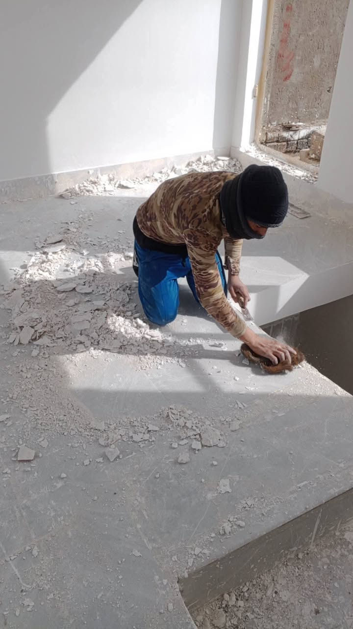 سلام عليكم عمال تصعيد مواد تنظيف بيوت نشتغل كلشي صبه حفر ندخل سبيس تفليش واتساب موجود ***********
