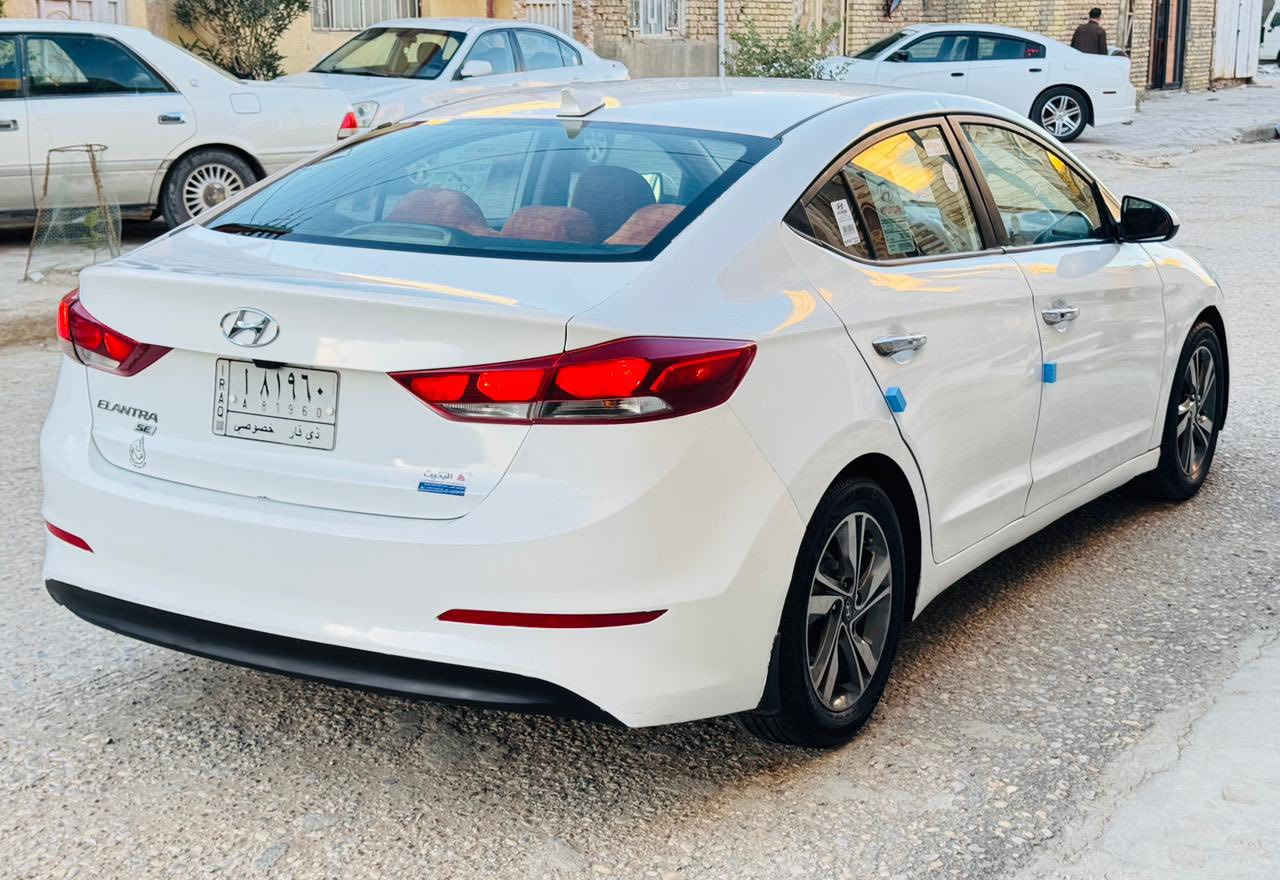 السلام عليكم 
هونداي النترا 2017 وارد امريكي محرك 2000 دوش حره تحويل مباشر حادثه باب مبدل ورشات صبغ فقط بدون ضرر داخلي مواصفات شاشه كبيره كامره دواره بلاجكتور ويل كب كروم تحكم استيرن فول داخل لونين ثلاث انضمه قياده السياره جاهزه كير جديد محرك حداديه السعر 108 للتستفسار *********** مكاني ناصريه شارع بغداد
