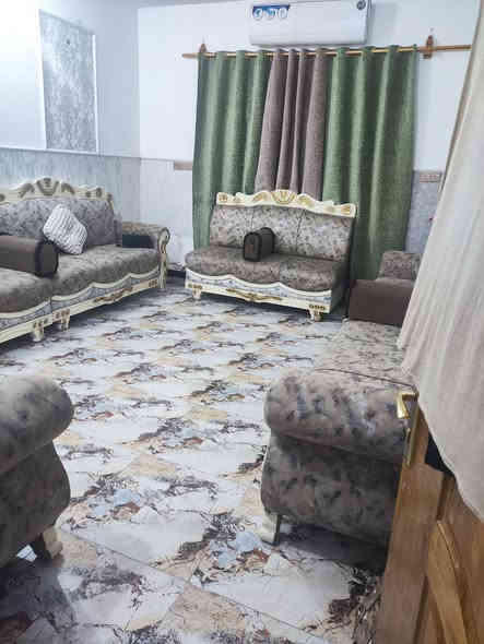 🏠 للبيع – بيت طابوق حديث في البكرلي الرابع (قرب شارع البحمير الرئيسي)

📍 يبعد عن الشارع الرئيسي حوالي 200 متر
📐 المساحة: 200 متر
🏡 المواصفات:

طابقين (نص جوه + نص فوك)

الطابق السفلي: غرفتين نوم

الطابق العلوي: غرفتين نوم (إحداها سويت)

كراج سيارة

بناء حديث طابوق

مكتمل الخدمات: مجاري + كهرباء + كونكريت + كونتر

💰 السعر: 90 مليون دينار عراقي (مع الكونتر)
📞 هاتف: ***********
