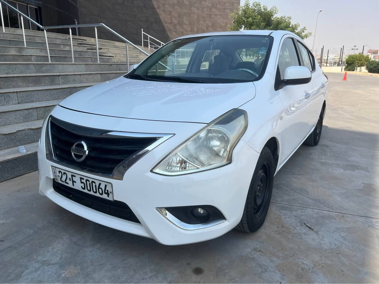 نيسان صني هندي موديل 19سنوية ورقم جديده بيها جامرلغ خلفي سايق صبغ بدون دواخل وبيها ثلاث مكانت اصغار بارد ماشية 164km
سعر 95
*********** كركوك, العراق
