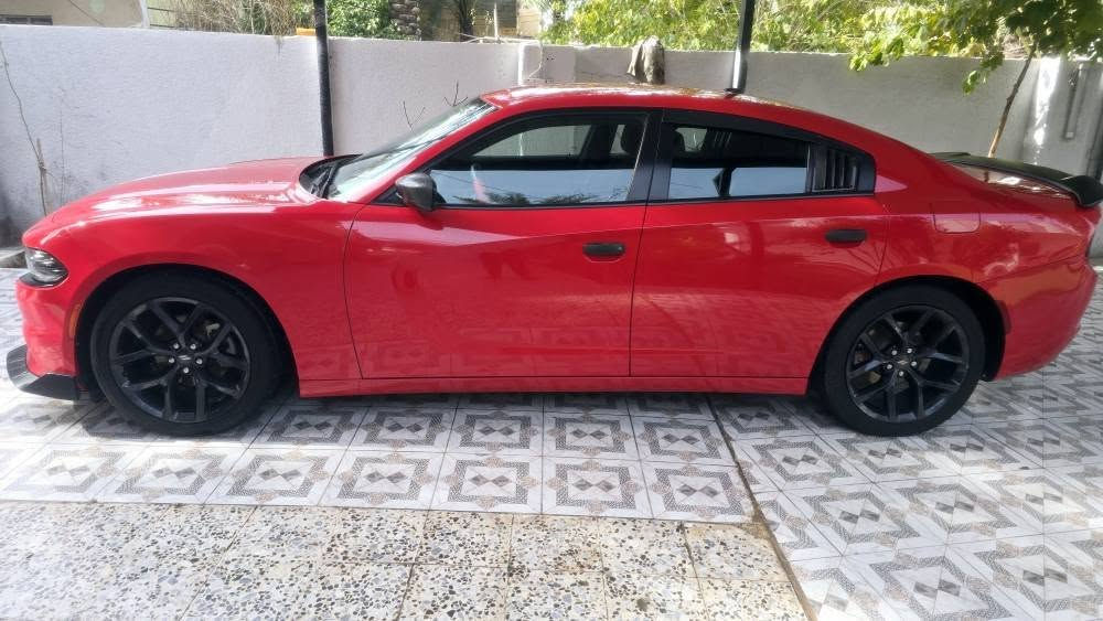 جارجر 2021 sxt مواصفاتها معروفة عادية ماشية 85 ميل حادثها دعامية خلفية فقط بيها قطعتين كلير من امريكا باب وجاملغ جهة السائق غير هذا السيارة مكفولة. رقمها شمالي
*********** بغداد, العراق
