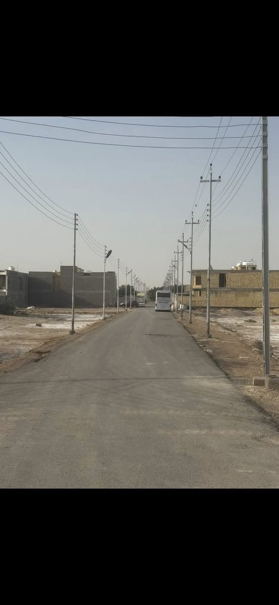قطعه ٥٠٠متر سند ٢٥تبعد عن الشارع العام ٧٠متر خدمات كامله كهرباء ماء تبليط أناره ليليه للأستفسار ***********
