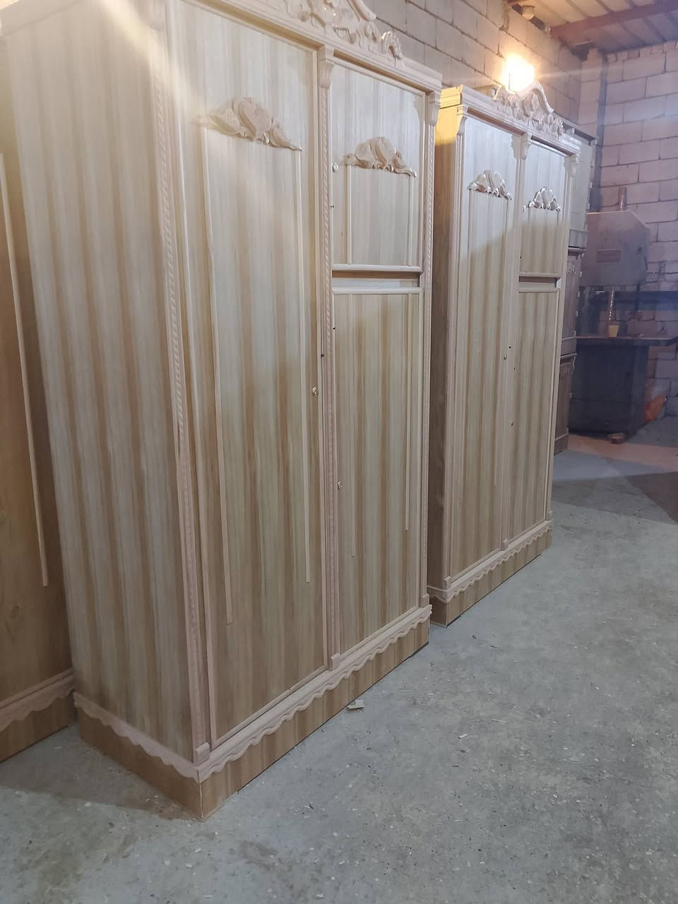 يا الله السلام عليكم ورحمة الله وبركاتة 
كناتير شغل درجه اولئ زان ثقيل الارتفاع 225 
العرض 60 الفرش ابلوك بورد 14 ملم مع جسوره تحتيه 
الوجه صاج فراشه 4 ملم 
الداخل ماليزي عادي 3 ملم الضهر جرجوبه خشب 
حشوته ممتازه ثكيل الاسعار 
كنتور 2 باب 130 الف 
كنتور 3 باب 190 الف 
كنتور 4 باب 240 الف 
زان ثقيل شغل درجه اولئ 
العنوان ديالئ بعقوبه بهرز طريق ابو الكرم قرب دلاليه المدينه للتطور الزراعي 
رقم الهاتف 
***********
الجميع @إشارة
