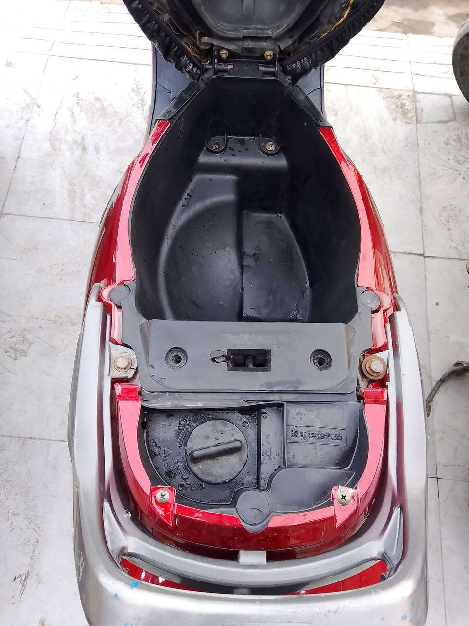 سلام عليكم فراشة رمبة بعده ماماشية ابد التفاصيل مذكورة بالفديو المحرك بعده لونه ذهبي مال شركة سعر 750 تجي للمعرض تكلب وتفحص براحتك تشوف محرك تقتنع بيه يلا تاخذه *********** العنوان الاسكان مجمع الياباني
