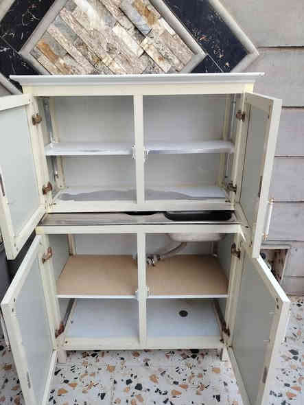 كاونتر متر سنك وملحق فقط قطعتين السعر 100 وبي مجال حيل نضيف ***********
