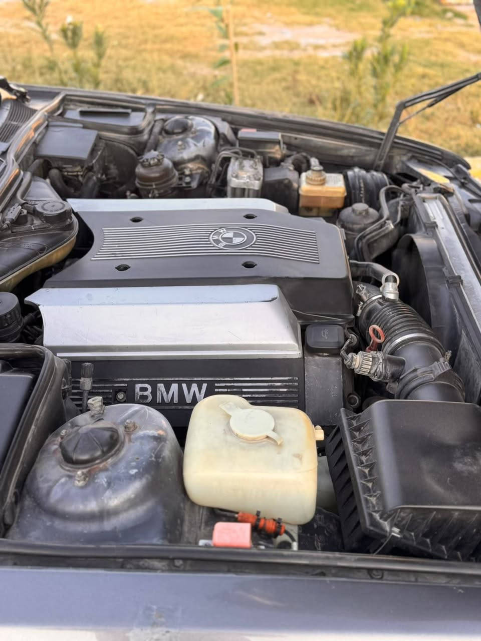 السلام عليكم 
BMW e32/740i
 سياره موديل ١٩٩٢ 8 سلندر اصل بليته وسنويه 40 بجم عريض كفاله عامه كير مكينه تبريد شرط سياره مامتعوبه نضافه ٩٠% داخل ابيض ملكي 
كشنات كهرباء ستيرن كهرباء سلايت 
منظومه بريك جديده تخم تاير جديد 
باتري جديد دهن وفلاتر جدد رافينول ب١٤٠ الف  ظفيره بلاد بدون اي جطل عربانه خلفيه جديده كتلوك وعده بلاد صيدليه طفايه بلاد سماعاته بلاديه 
حماوه ثابته صيف شتاء ماء زيتي كله محسن ماشامه العادي واستخدام قليل جدا  سياره بلاد سويج ٢احتياط  بلاديات وريموند تصعيد جام وسلايد   وبأسمي  السياره
السعر 88 وبي مجال بسيط
جماعه ال٨٠ وال٧٥ اعتذر والسوك كلشي بي 
مكان سياره بابل مركز 
تلفون ***********
