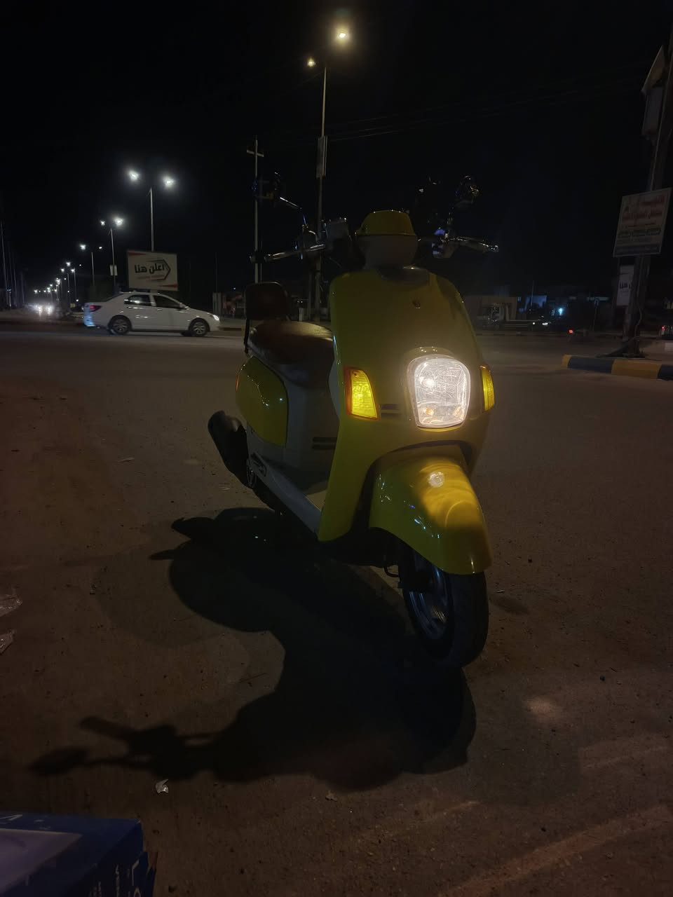 السلام عليكم دراجه ماكس بوليس مفتوحه بس ولفات دراجه نضيفه وباقي التفاصيل ول سعر ***********
