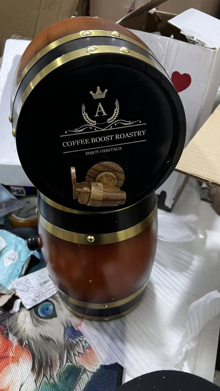 برميل انتيكة ماعرف شون ينفتح قطعتين  قطعة كاملة والقطعة الثانية بيها نقص اللوله والسدادة من فوق السعر للقطعتين ٣٠ الف 

20,3الطول x 13,8العرض x 20,3الارتفاع
لتر ونص


**إذا كنت صاحب هذا الإعلان وتريد حذفه لأي سبب، رجاءا أرسل رسالة إلى الدعم الفني**