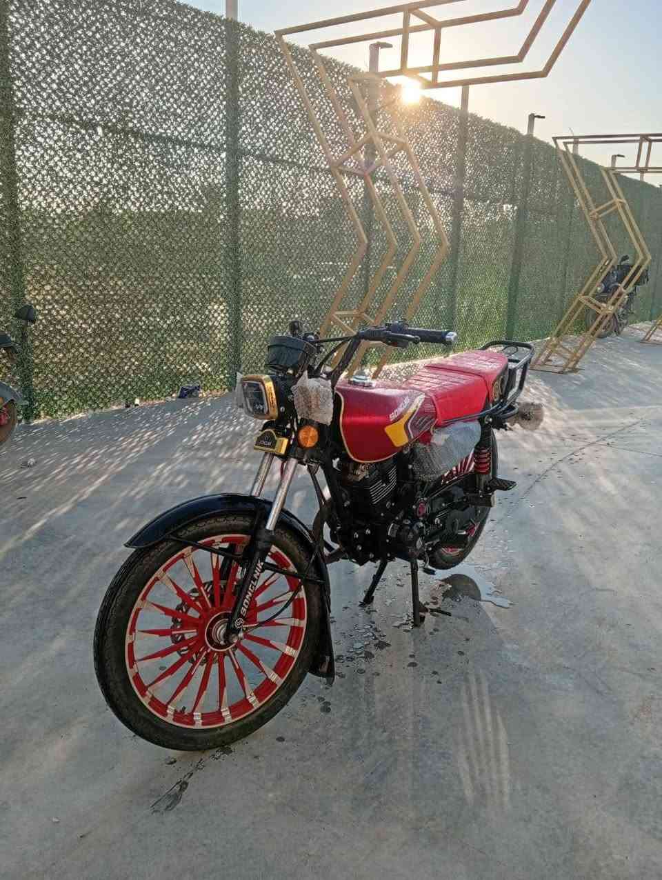 السلام عليكم
دراجه سيفان موديل ٢٦ للبيع

او مراوس حسب القناعه السعر 750 وبيها مجال

رقم الموبايل ***********
