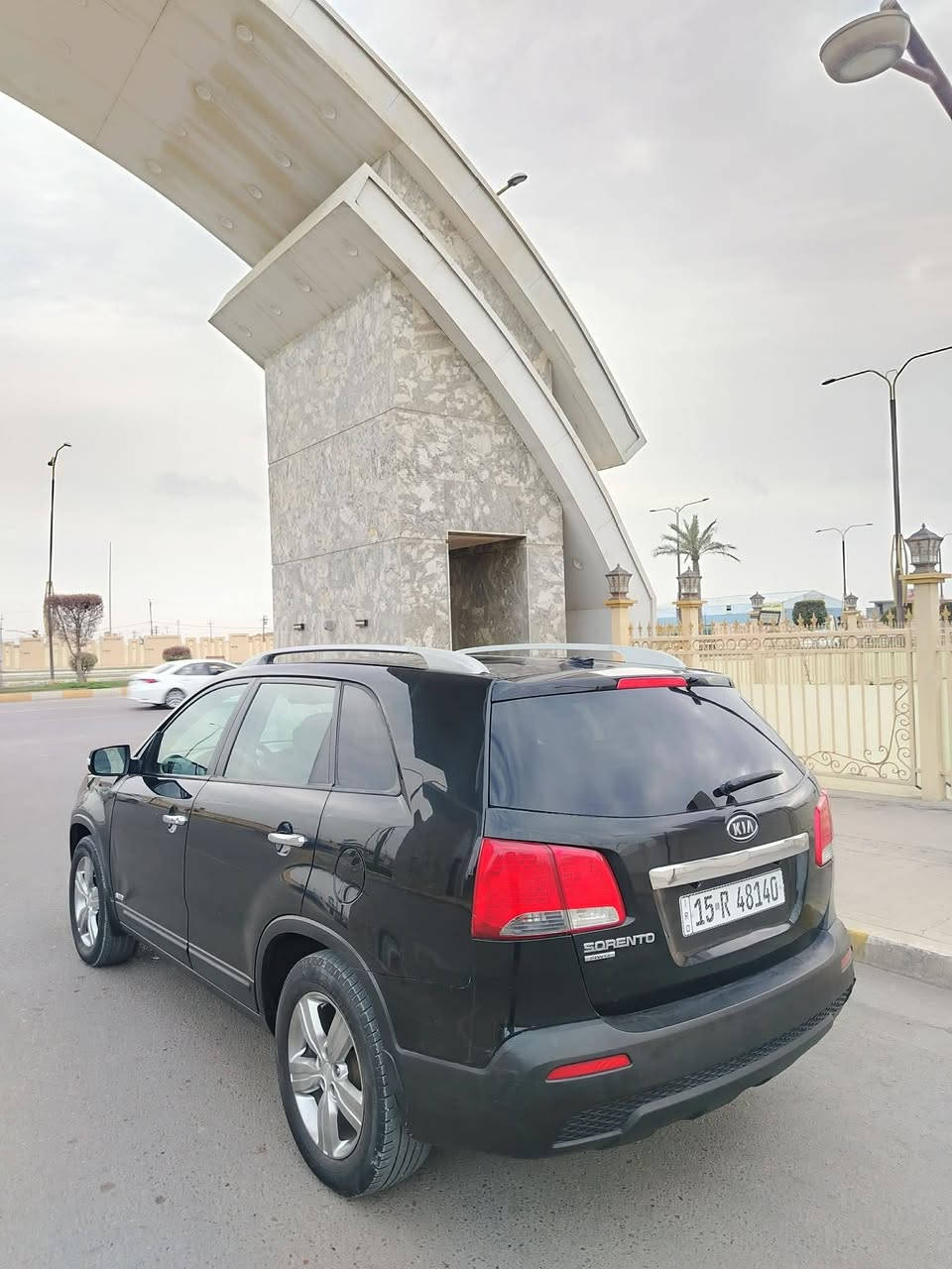 السلام عليكم سورنتو 2013 وارد امريكي  فول مواصفات  رقم انبار تحويل ثاني يوم مكينه 6 دوش  سلندر لاتبخير ولا تنقيص كير جديد  بيها حادث امريكا  جاملغ وبنيد وبالعراق مصبوغ قبق الخلفي بدون معجون بس رش تخم تاير جواها صدرها جديد غرفتها كلش نضيفه يرهم مراوس بسياره صغيره  حسب القناعه محتاج فرق مكاني الفلوجه ***********
