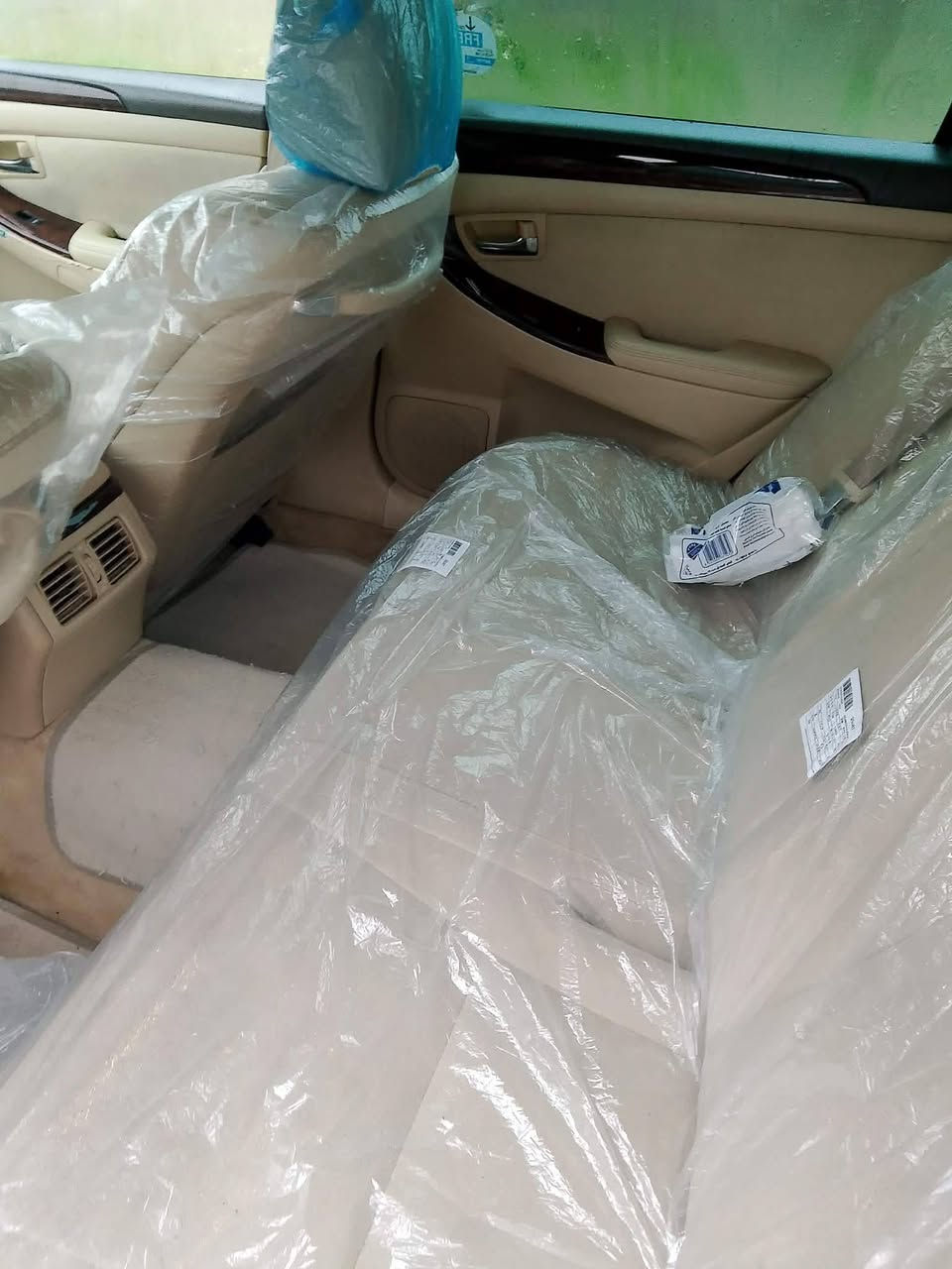 شاهینەی موس 2007ساج مەلکی بەسمە ڕەساسی 
سێ دوگمە کامیرە پەردە کۆشن کارەبا 
یەک ناولەپ کارت هاچامڵک پێشەوەی 
چوار تایەی لۆکی لە سەرە 
مەکینەو گێڕی گەورەیە 182لۆکە
شوێن کەلار 
***********
