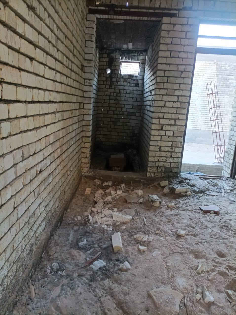 بيت هيكل للبيع100متر يحتوي علا غرفة واستقبال ومطبخين وصحيات خريطة حلوة مكانة شارع الشيوخ قرب سكله ام البنين سكلت زمن للاستفسار الاتصال علا الواتساب ***********
