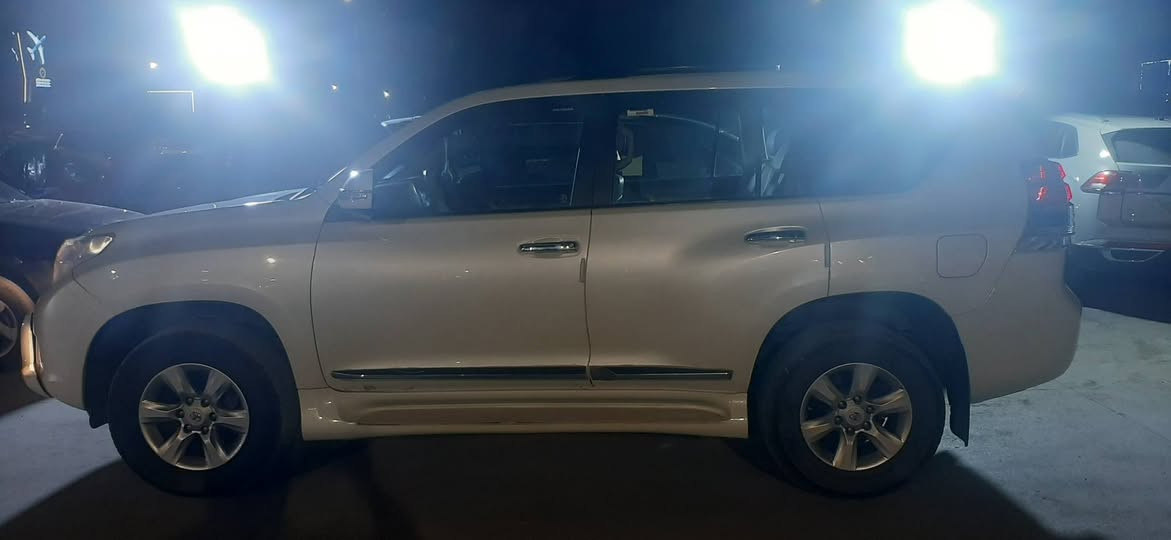 بسم الله الرحمن الرحيم 
تويوتا برادو خليجي موديل ٢٠١٠ مواصفات TXL فول فول مواصفات قبات مواصفات سيارة حلوة نضيف ماشاء الل سيارة اربع سنة بلبيت سيارة ب جناي سيارةحجم محرك ٦ سلندر مرغوب  سيارة فقط عداد ١٠٨ الف ماشي حقيقي كير محرك برغي مامفتوح لا تنقيص لا تبخير لا صوت ولا صرف كير محرك كفالة عامة سيارة دعامي امامي حتى دعامي خلفي كلين مكفول كفالة عامة لصبغ بارد تكحيل كل بشرت حتى دعاميات بدون صبغ بس بيها بابين طرف سكن مبدل بيلادي نفص لون نفص شركة اثر شخط بسيط شوية دوسة صبغ بس بمب بدون معجون بدون ارباك سيارة حيل حيل حلوة 
سيارة حتى ثنين بصمة شركة موجود حتي بصمة ثاني مامستخدم ماشاء الله سيارة سنوية بأسمي تحويل مباشر نفص اليوم تحويل سيارة سنوية جديد لحد ٢٠٣٠ رقم انكليزي جديد سيارة جاهز بدون اي مصرف تايرات جديد صدر امامي وخلفي بشرت مابي نقص تبريد مركزي ثلج تبريد ثلاثة مقطع مركزي ثلج سيارة دعامي امامي حتى دعامي خلفي نفص وضع الشركة البيلادي 
سيارة مواصفات، ،،،
سيارة كير اوتوماتيك داخل اسود بصمة فتحة كشنات جلد ثلاجة دبل اكسل فورويل ثنين بصمة شركة موجود اربع جامات كهربائي مراي خارج كهرباء مراي اشارة مراي شفت تحكمات ستيرن فوليوم بلوتوز تلفون خزن صوت كلوب شمسي حاسة لايتات عدسات بلاجکتۆر سبير جوة سيارة اربع ويل جديد سبير جديد ثلاثة قطعة تبريد مركزي ثلج بال صندوق مواصفات فول 
سيارة سعر ٢٢٥ بي مجال قليل 
بس ماشاء الله سيارة نضيف نضيف 
الموقع، ،،، سليمانية  داخل سليمانية مقابل مطار سليمانية
انت شراي اتصل رقم موبايلك  *********** 
*********** فقط واتساب موجود السليمانية, العراق

