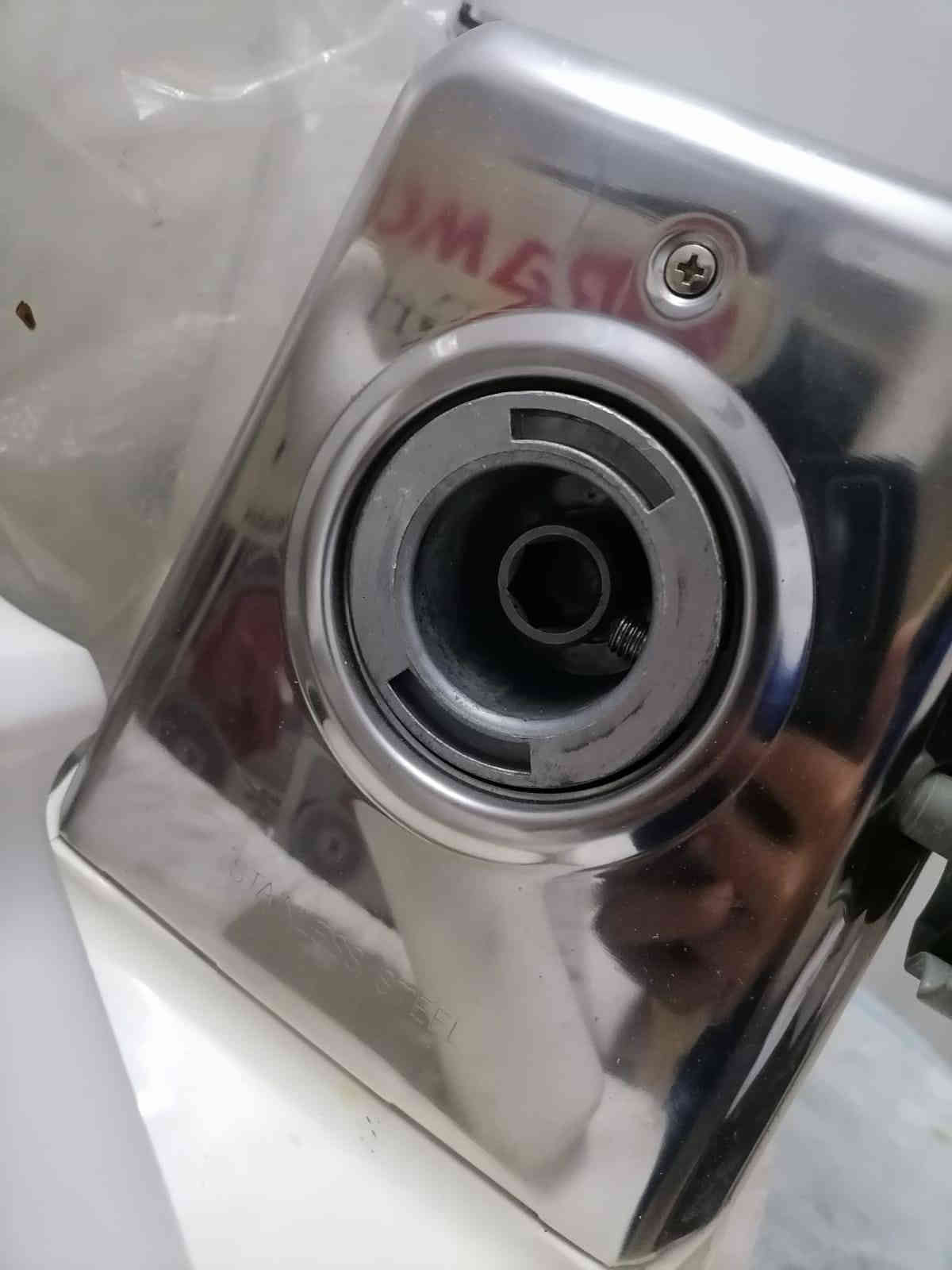 سلام عليكم مكينه لحم رامكو باب اول مستخدمه.مره وحده فقط ***********
