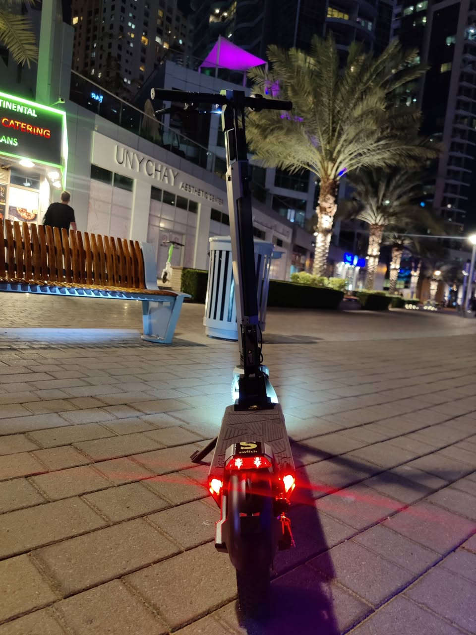 Switch scooter pro Gray color
قطعة الوحيدة بالعراق جبته وياي من دبي .

- بطارية منفصلة تمشيك 60 كيلو بالشحنة الوحدة و عندي بي بطارية اضافية يعني 120Km و وياه شاحنتين وايرلس و شاحنته العادية .

- سرعة 30Km 

- مثبت سرعة 

- السعر 350$ 

- للإسفسار خاص او على رقمي واتساب ***********
